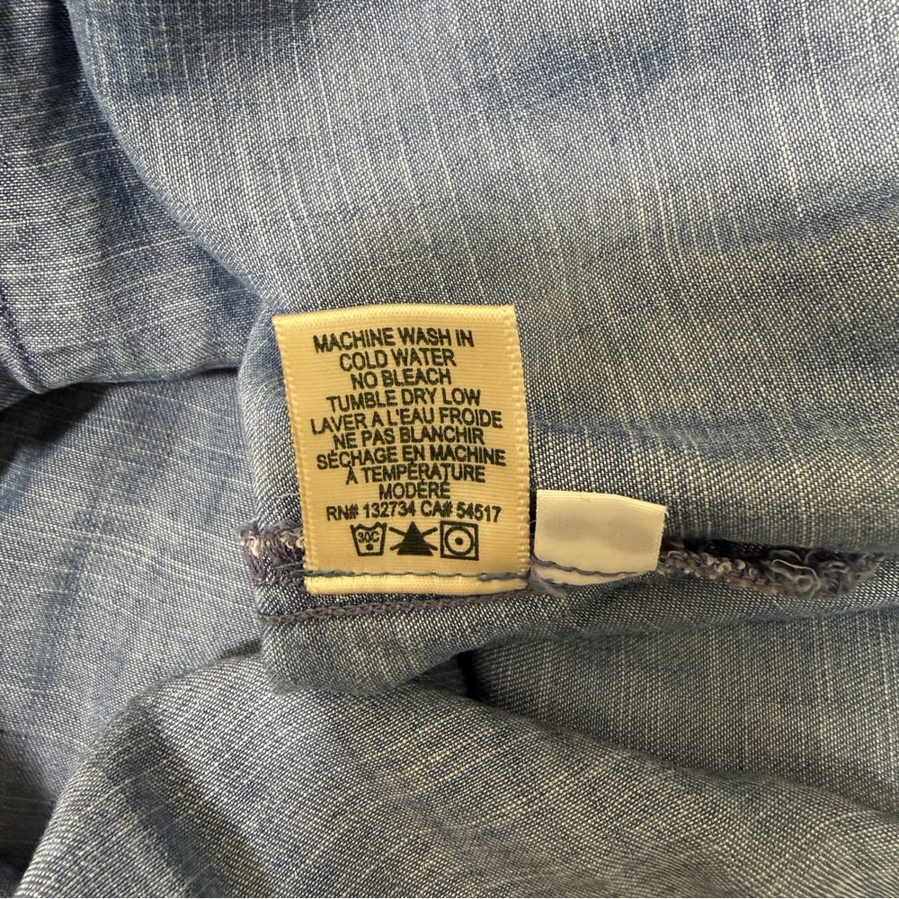 Cloth & Stone Chambray Cap Sleeve Shirt Top Size Small Button Up Chest Pockets - Picture 9 of 9
